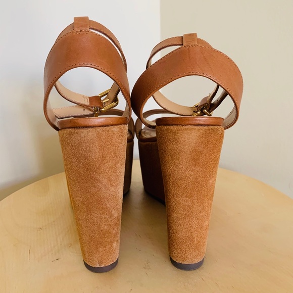 Platforms - Picture 3 of 4